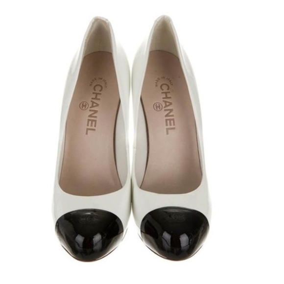 CHANEL White/Black Classic Patent Platform Pumps - Picture 2 of 6